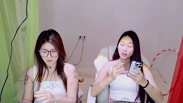Xiongchumo1120 online show from May 12, 2026, 3:14 am