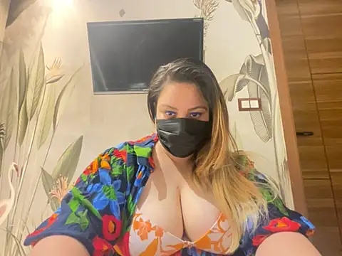kavyasingh36 online show from May 5, 2026, 3:20 pm