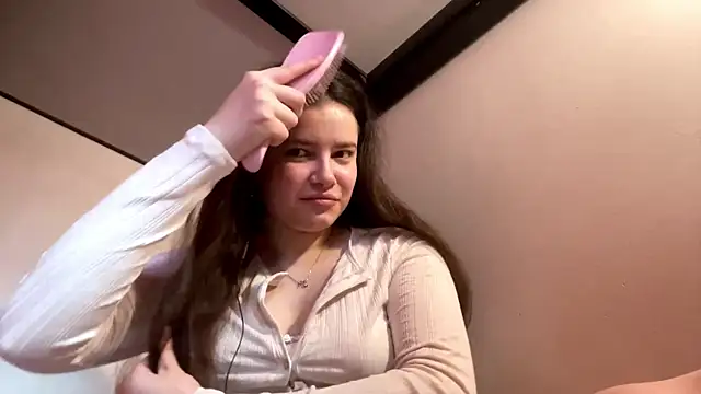 LonnaVandal online show from April 13, 2026, 9:59 am