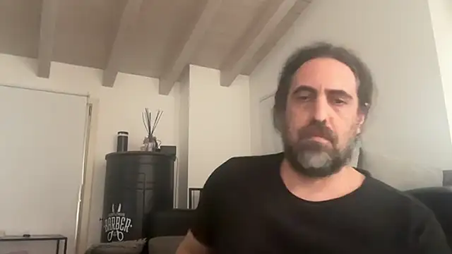 Snapshot of Mach3t3 chatting on April 14, 2026, 10:32 am Mach3t3 online show from April 14, 2026, 10:32 am