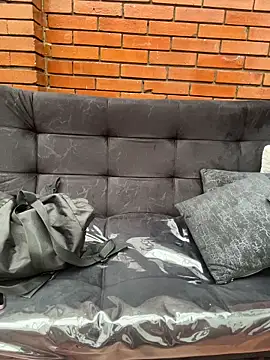 MELIZ QUEEN online show from June 17, 2026, 12:40 pm