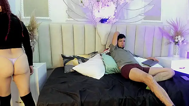 wild loverss online show from April 15, 2026, 9:37 pm