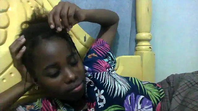 Snapshot of Rerpuss1 chatting on June 10, 2026, 9:25 pm Rerpuss1 online show from June 10, 2026, 9:25 pm