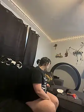 AmalaHexx online show from April 14, 2026, 11:44 pm