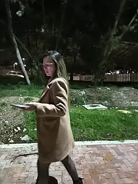 VALELUXX online show from July 9, 2026, 3:21 am