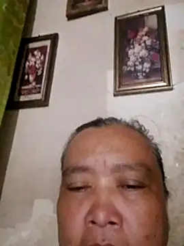 jeanyummytits online show from June 4, 2026, 6:14 pm