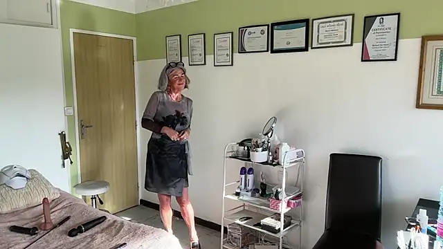NaughtyMonicaUK online show from June 6, 2026, 6:29 am