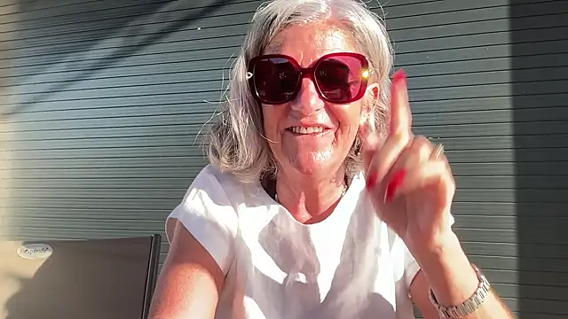 NaughtyMonicaUK online show from June 18, 2026, 6:02 am