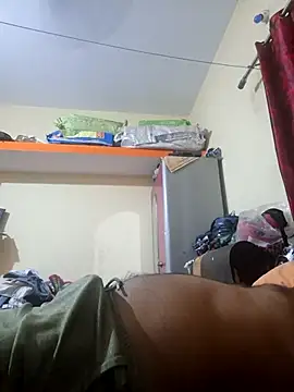 Rishi040493 online show from April 13, 2026, 4:23 pm