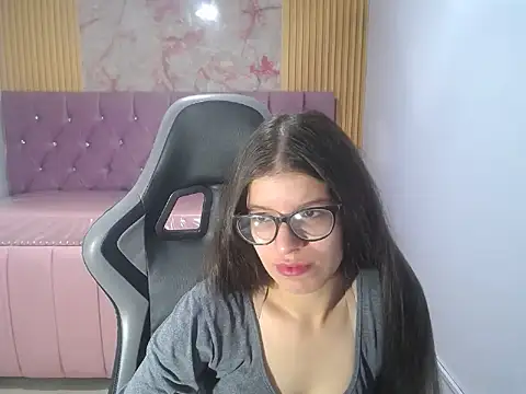 Kailee ch online show from April 17, 2026, 1:03 pm