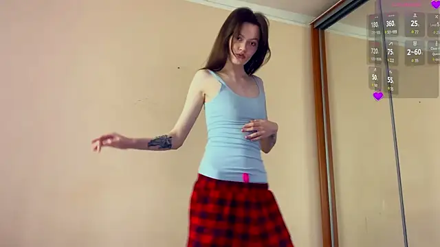 LaurenBlade online show from June 8, 2026, 8:04 am