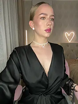 AlisaPearl online show from June 12, 2026, 6:29 pm