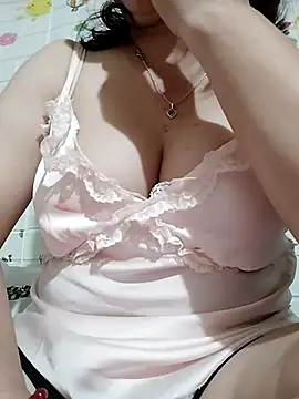 ManaMi-Amii online show from April 26, 2026, 2:48 pm