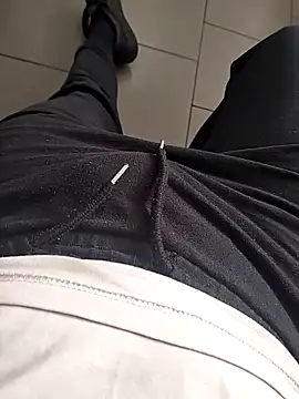 Snapshot of fax4589 chatting on April 15, 2026, 7:37 am fax4589 online show from April 15, 2026, 7:37 am