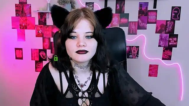 nikki kiss  online show from May 21, 2026, 9:16 am