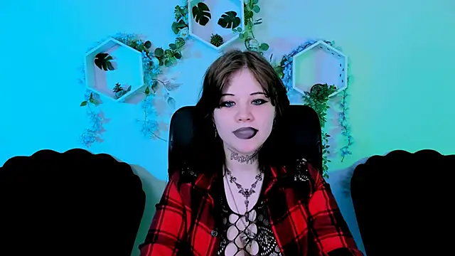 nikki kiss  online show from June 15, 2026, 8:27 am
