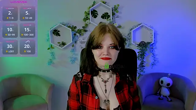 nikki kiss  online show from July 6, 2026, 8:33 am