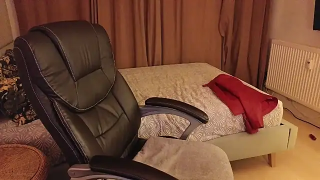 Sharon Red online show from December 2, 2024, 9:28 pm