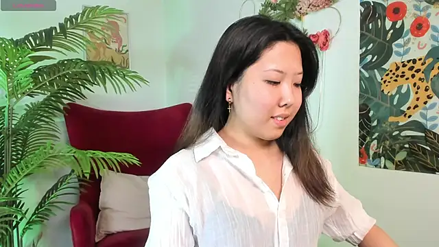 Snapshot of AzureMimi chatting on April 29, 2026, 2:10 pm AzureMimi online show from April 29, 2026, 2:10 pm