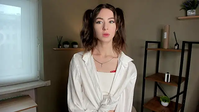 Peaches Peaches online show from April 27, 2026, 9:29 am