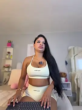 Elara Luxe online show from May 17, 2026, 3:19 pm