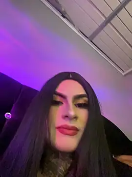 valen lewiiz online show from May 19, 2026, 4:08 am