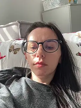 olivia vi online show from April 22, 2026, 12:50 pm