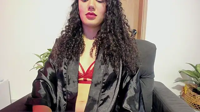 MiaRouseex online show from May 7, 2026, 1:55 am