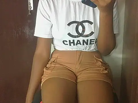 pinky2026chichie online show from April 22, 2026, 5:03 pm