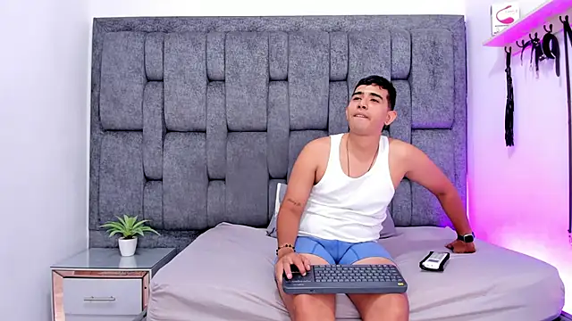 Snapshot of LordDrako_os chatting on June 12, 2026, 7:57 pm LordDrako os online show from June 12, 2026, 7:57 pm
