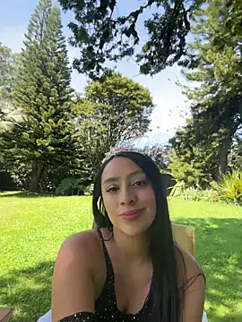 JuliettaGmz online show from May 14, 2026, 3:30 pm