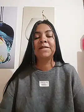 Silvana2927 online show from July 21, 2026, 10:28 am
