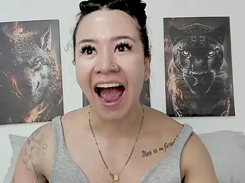 AngelMartinss online show from April 14, 2026, 4:35 pm