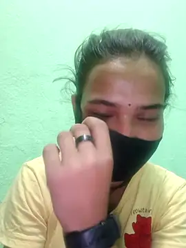 Priya7579 online show from April 18, 2026, 3:16 pm