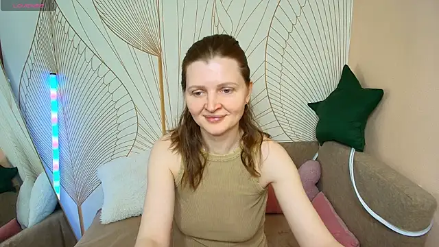 Liza  Evans online show from May 4, 2026, 2:07 am