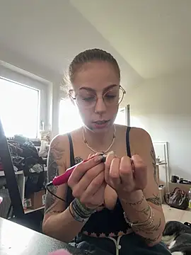 BeatBaddie online show from April 15, 2026, 3:30 pm