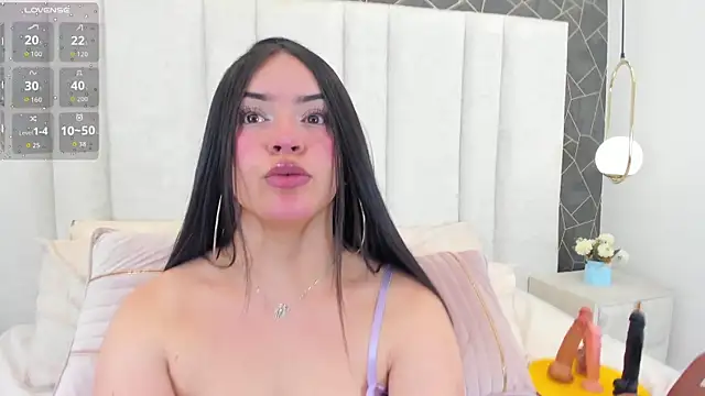 im miaadoll online show from May 20, 2026, 12:44 pm