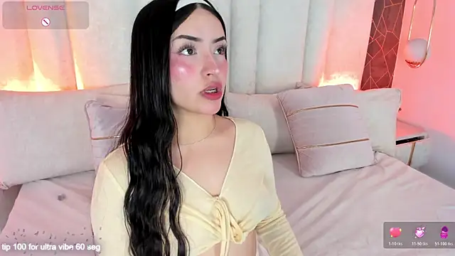 im miaadoll online show from June 25, 2026, 1:15 pm