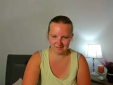 Snapshot of RoseTeacherX chatting on May 8, 2026, 5:18 pm RoseTeacherX online show from May 8, 2026, 5:18 pm