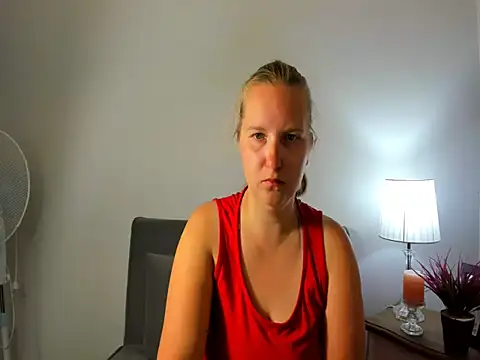 Snapshot of RoseTeacherX chatting on May 19, 2026, 5:19 pm RoseTeacherX online show from May 19, 2026, 5:19 pm