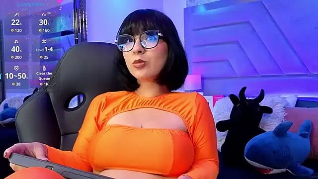 HaniKuspoka online show from May 31, 2026, 7:59 pm