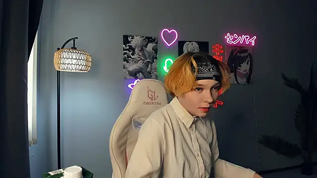 JoGarder online show from April 15, 2026, 8:43 am