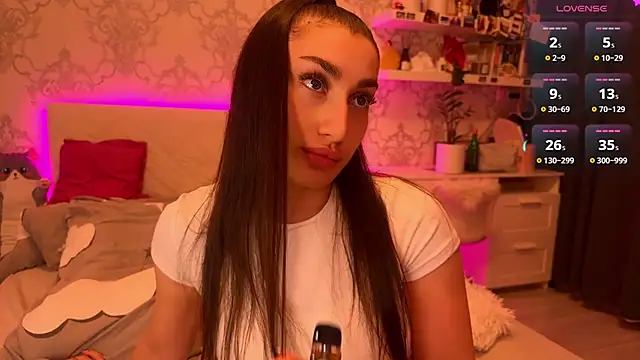 Snapshot of MyNaomi chatting on June 28, 2026, 9:54 pm MyNaomi online show from June 28, 2026, 9:54 pm
