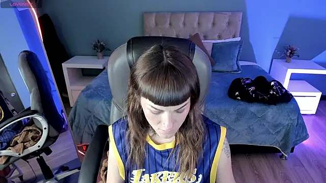 Kim Jeins666  online show from June 12, 2026, 12:48 pm