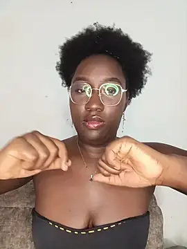 KaleaEbony online show from May 4, 2026, 4:19 am