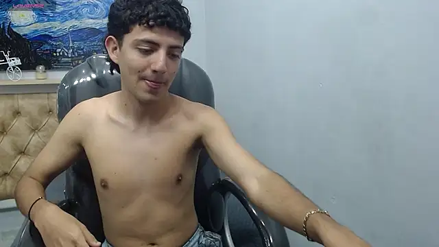 Snapshot of XebasTwink chatting on April 15, 2026, 9:37 pm XebasTwink online show from April 15, 2026, 9:37 pm