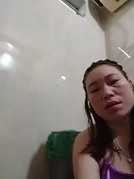 Snapshot of Cong2211 chatting on May 18, 2026, 1:24 am Cong2211 online show from May 18, 2026, 1:24 am