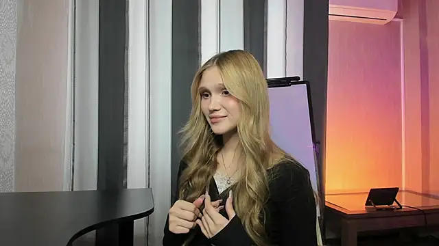 Snapshot of AdelineCrash chatting on April 15, 2026, 10:11 am AdelineCrash online show from April 15, 2026, 10:11 am