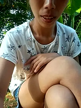 Snapshot of Elena_Mia chatting on July 13, 2026, 10:40 am Elena Mia online show from July 13, 2026, 10:40 am