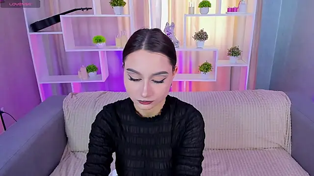 AndreaJohnsons online show from May 6, 2026, 8:19 am